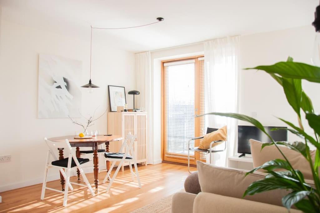 2 Bed 2 Bath Apartment With Canal View ダブリン エクステリア 写真